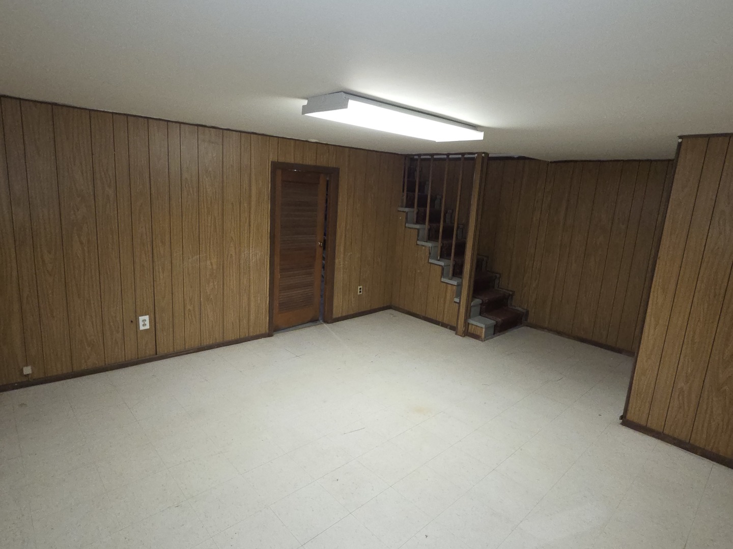 8649 Niles Center Road, Unit B Skokie, IL 60077 - Photo 16 of 22 a view of an empty room