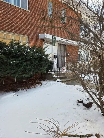 $1,900 | 8649 Niles Center Road, Unit B, Skokie, IL 60077