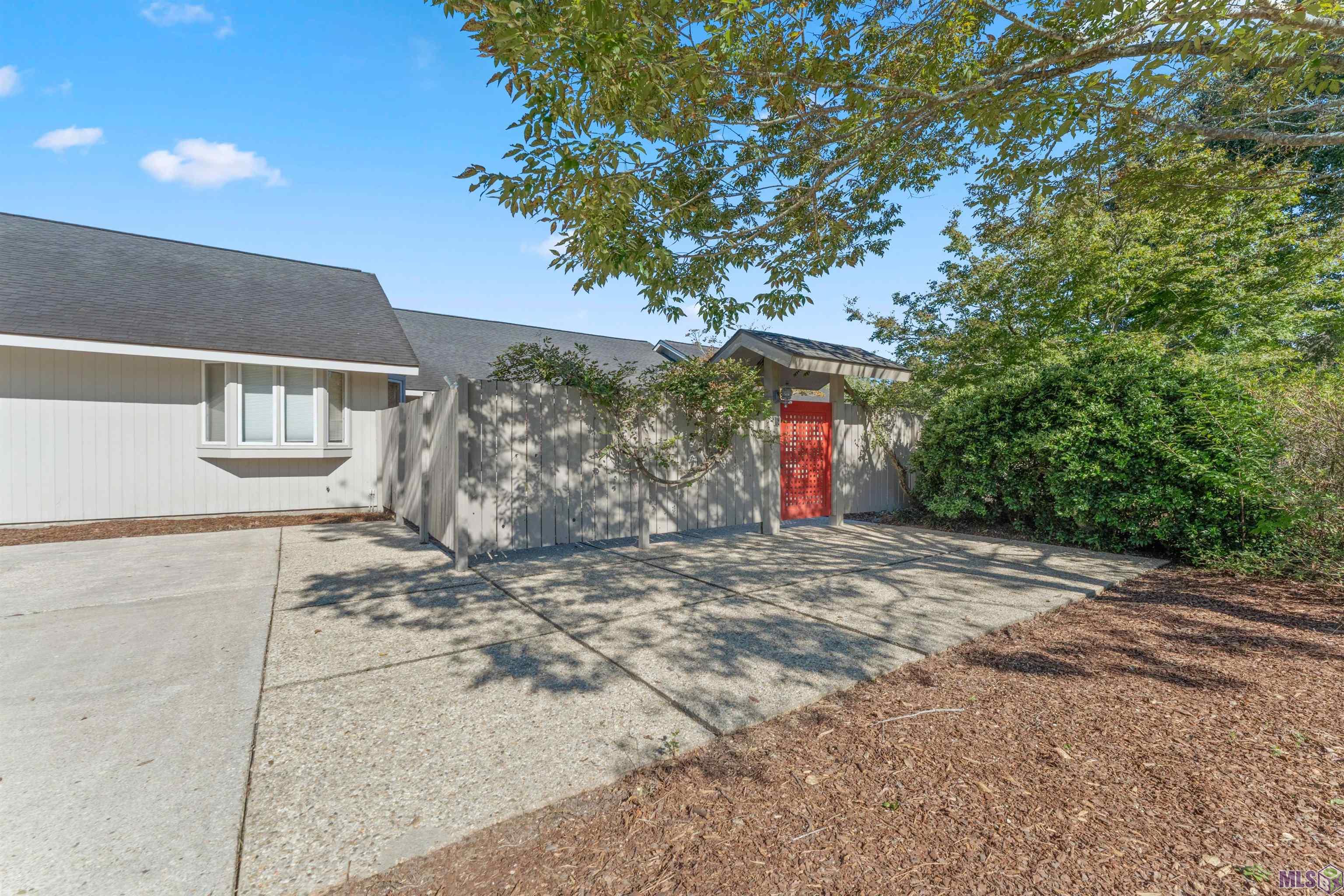 8138 Oakbrook Drive St. George, LA 70810 - Photo 2 of 39