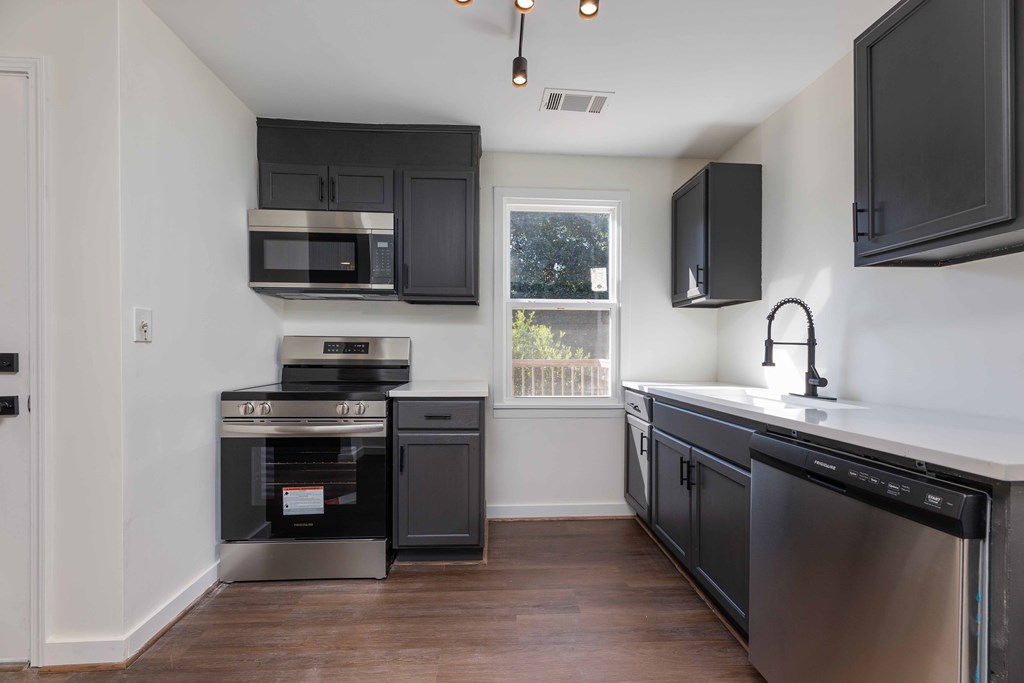 1430 Cloverdale Road Columbus, GA 31904 - Photo 12 of 36