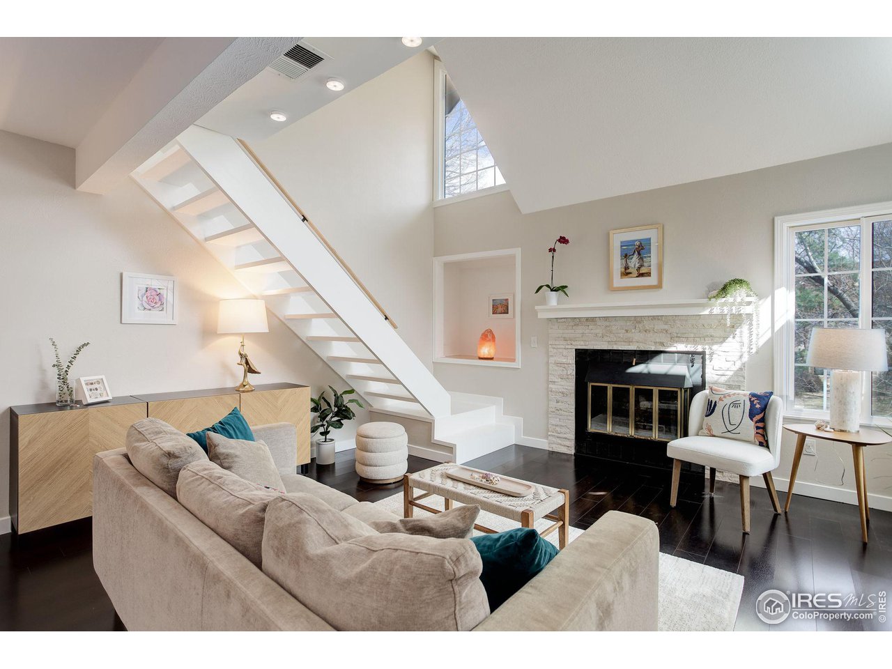Fresh and bright open layout