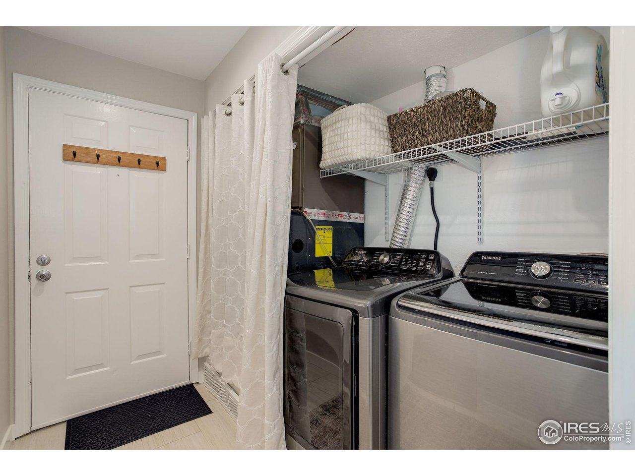 4717 Spine Road, Unit E Boulder, CO 80301 - Photo 27 of 29 2nd entrance and personal washer and dryer