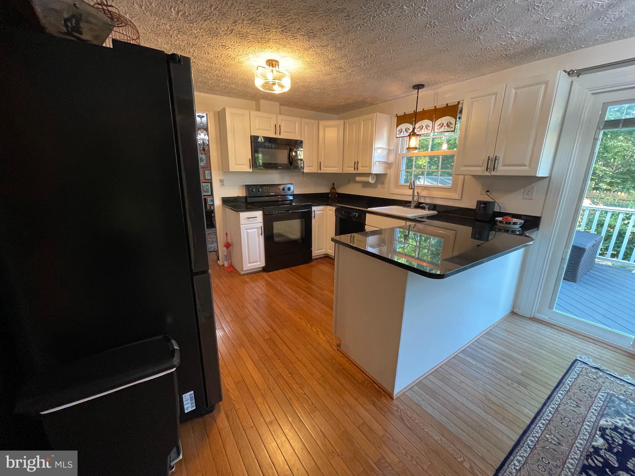 8271 Raindrop Way Springfield, VA 22153 - Photo 14 of 53 Gallery Image 14