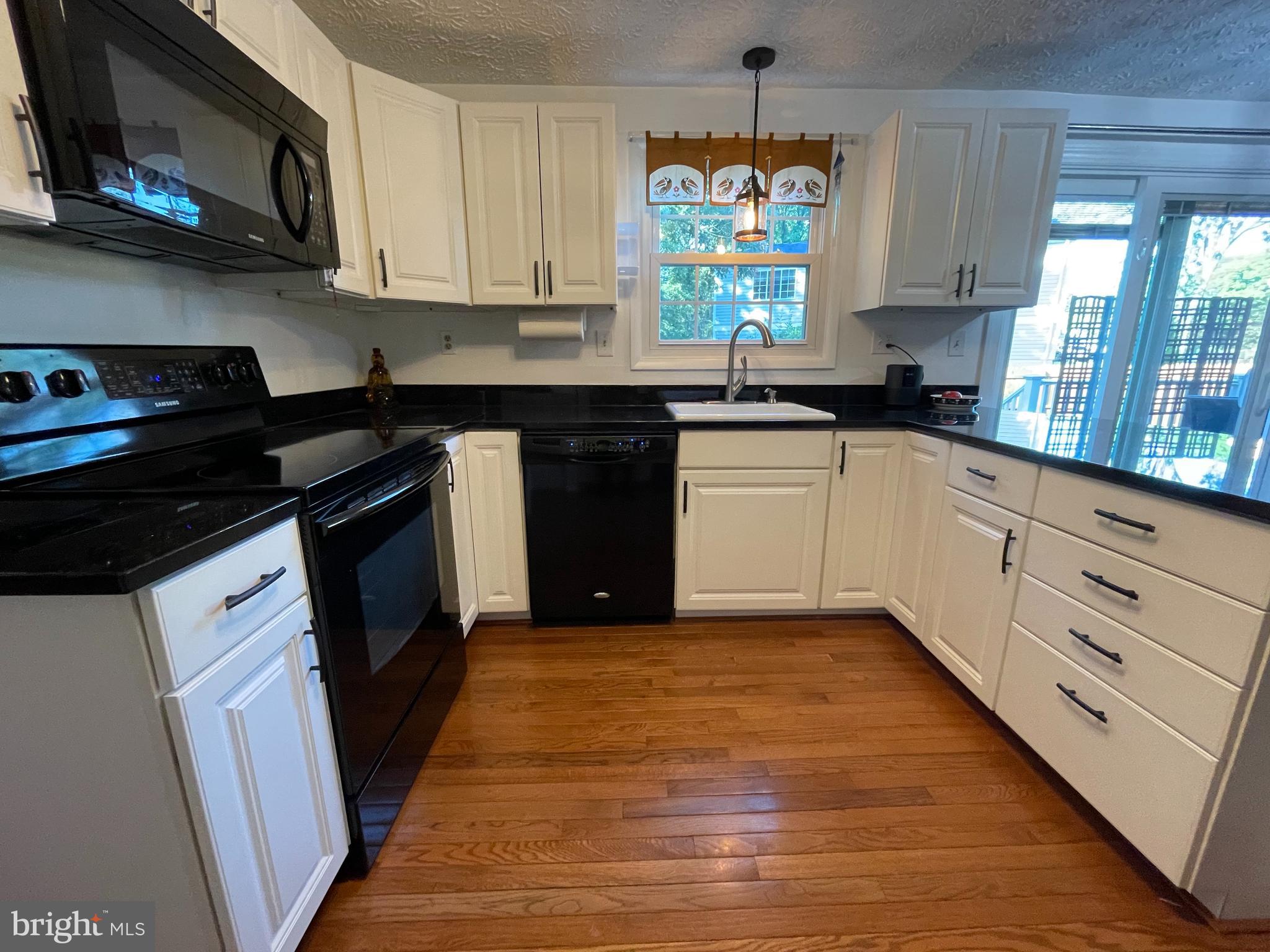 8271 Raindrop Way Springfield, VA 22153 - Photo 16 of 53 Gallery Image 16