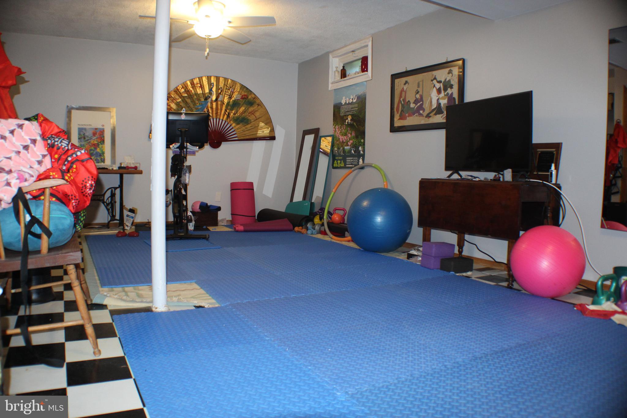 8271 Raindrop Way Springfield, VA 22153 - Photo 42 of 53 Gallery Image 42