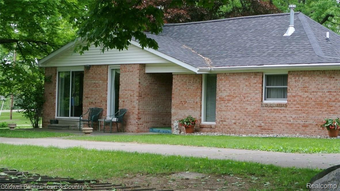 10254 Carmer Road Fenton, MI 48430 - Photo 1 of 21 DSC_3355.JPG