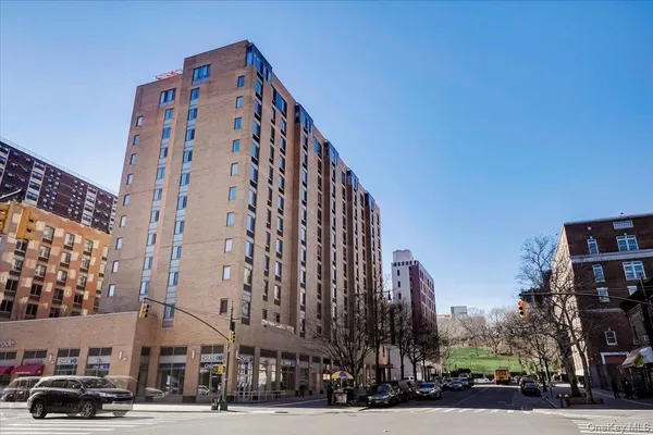 $4,600 | 300 West 135th Street, Unit 9G | Central Harlem