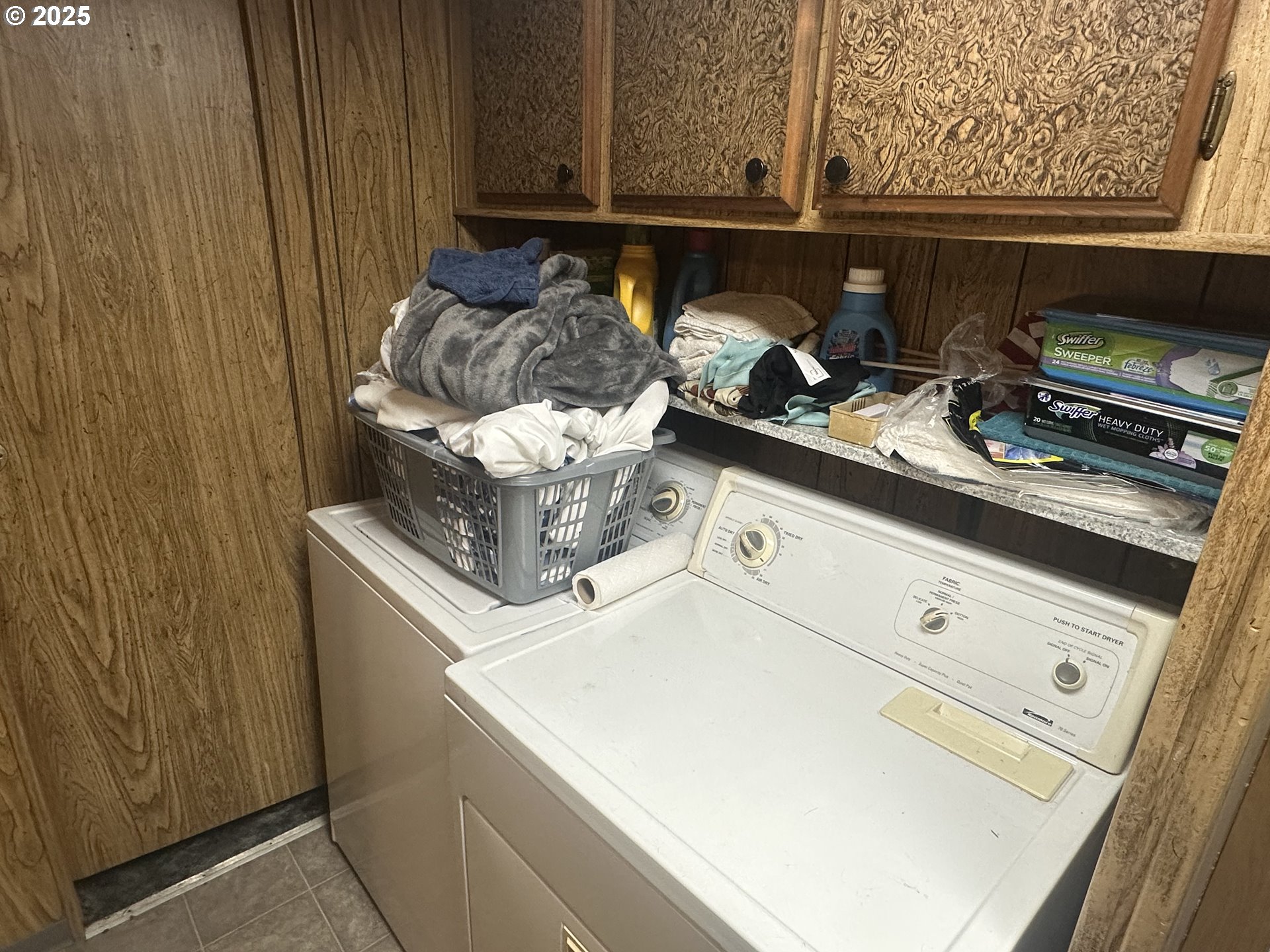 125 North 4th Street Lakeside, OR 97449 - Photo 16 of 39 a close view of washer and dryer