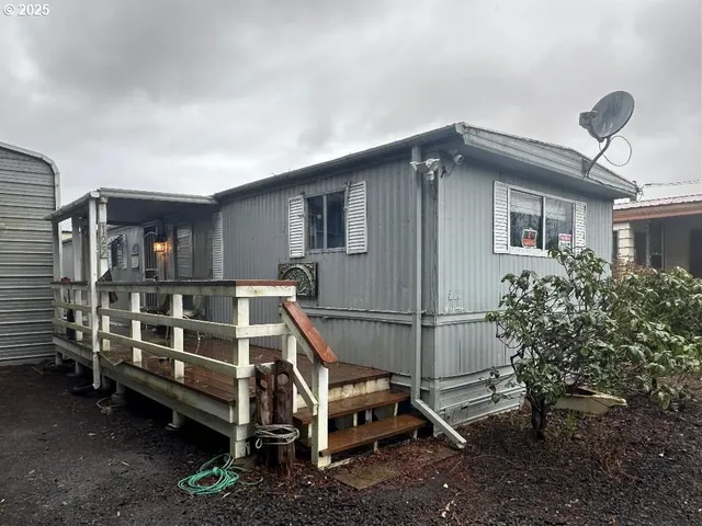 $199,900 | 125 North 4th Street, Lakeside, OR 97449
