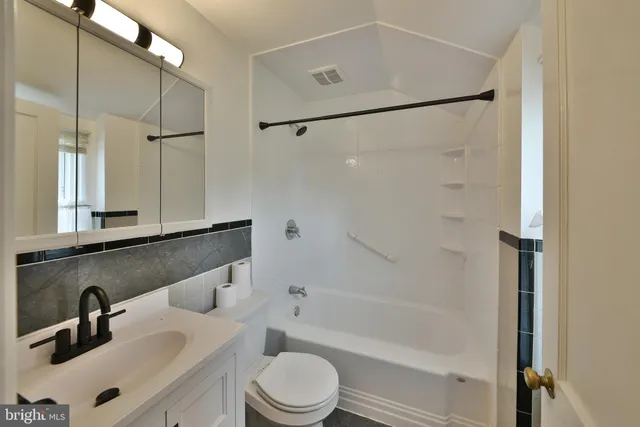 $2,800 | 1199 Cambridge Road, Warminster, PA 18974