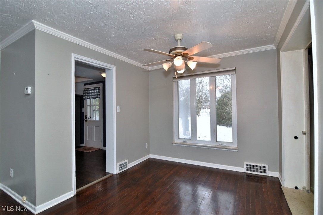 1361 Dorsh Road Cleveland, OH 44121 - Photo 7 of 38 Gallery Image 7