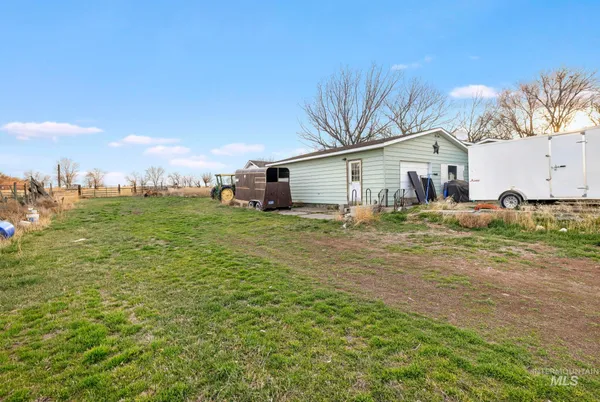 $599,999 | 2735 East 3300 N Road, Twin Falls, ID 83301