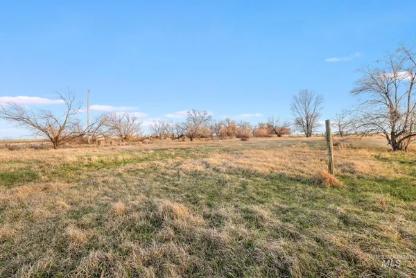 $599,999 | 2735 East 3300 N Road, Twin Falls, ID 83301