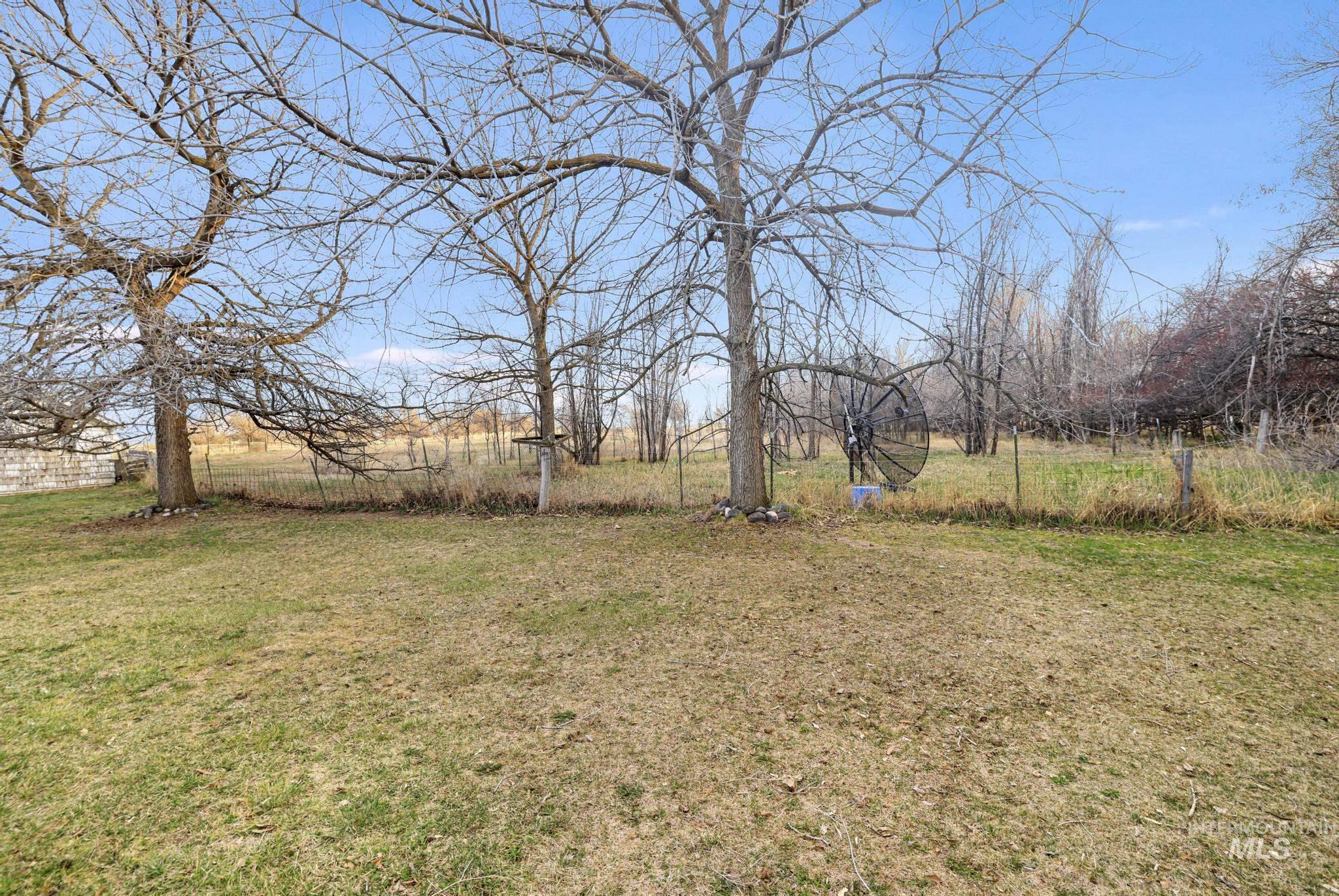 2735 East 3300 N Road Twin Falls, ID 83301 - Photo 4 of 24 View of grassy yard