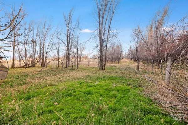 $599,999 | 2735 East 3300 N Road, Twin Falls, ID 83301