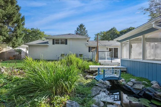 $364,900 | 208 South River Road, Fox River Grove, IL 60021