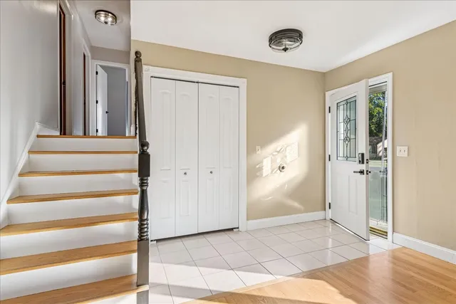 $364,900 | 208 South River Road, Fox River Grove, IL 60021