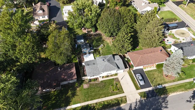 $364,900 | 208 South River Road, Fox River Grove, IL 60021