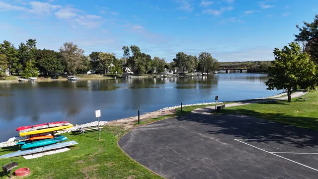 $364,900 | 208 South River Road, Fox River Grove, IL 60021