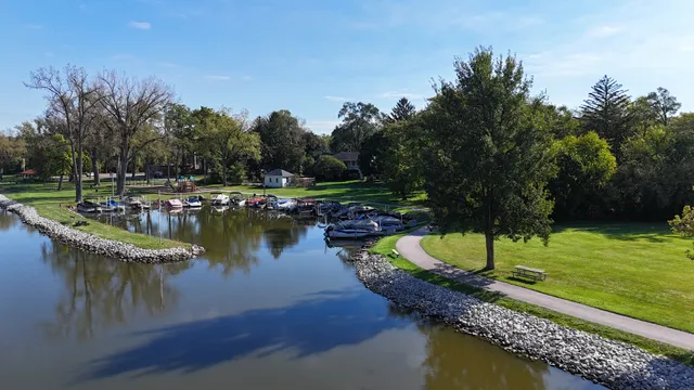 $364,900 | 208 South River Road, Fox River Grove, IL 60021