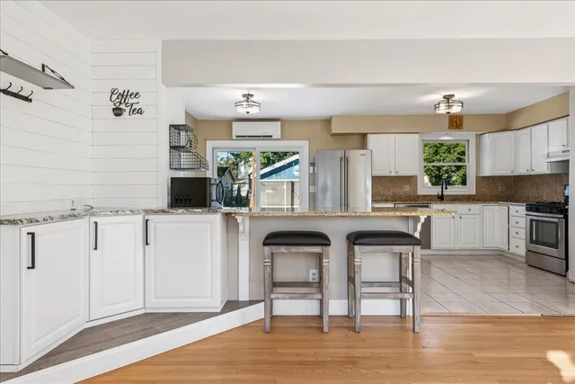 $364,900 | 208 South River Road, Fox River Grove, IL 60021