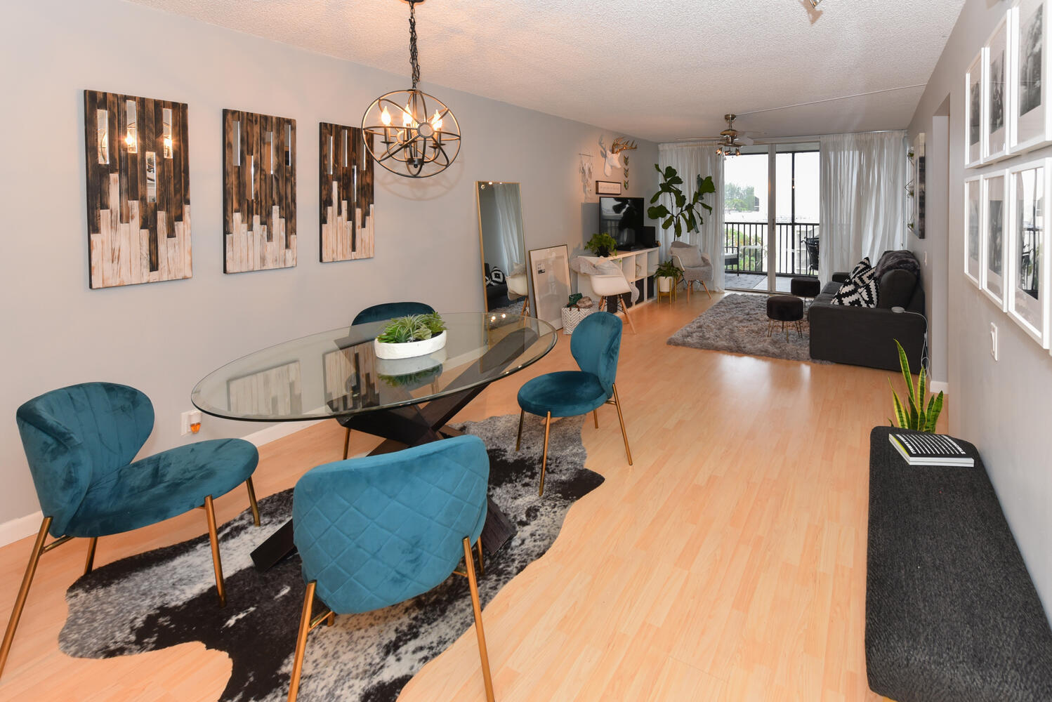 4 Royal Palm Way, Unit 504 Boca Raton, FL 33432 - Photo 3 of 25 Living / Dining