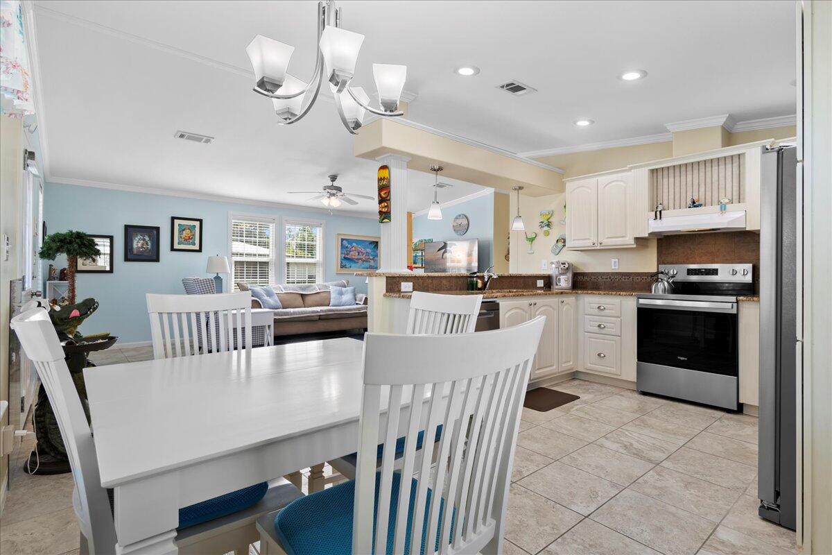 6877 Southeast Delegate Street Hobe Sound, FL 33455 - Photo 12 of 33 25-JLC_2136.jpg1