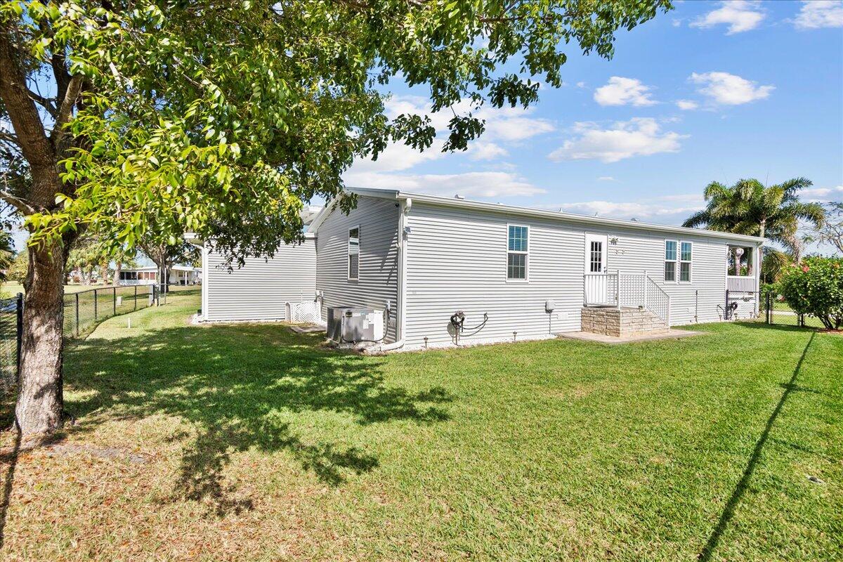 6877 Southeast Delegate Street Hobe Sound, FL 33455 - Photo 22 of 33 05-JLC_2026