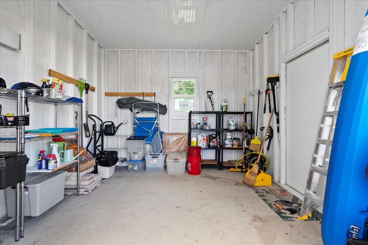 6877 Southeast Delegate Street Hobe Sound, FL 33455 - Photo 24 of 33 06-JLC_2031