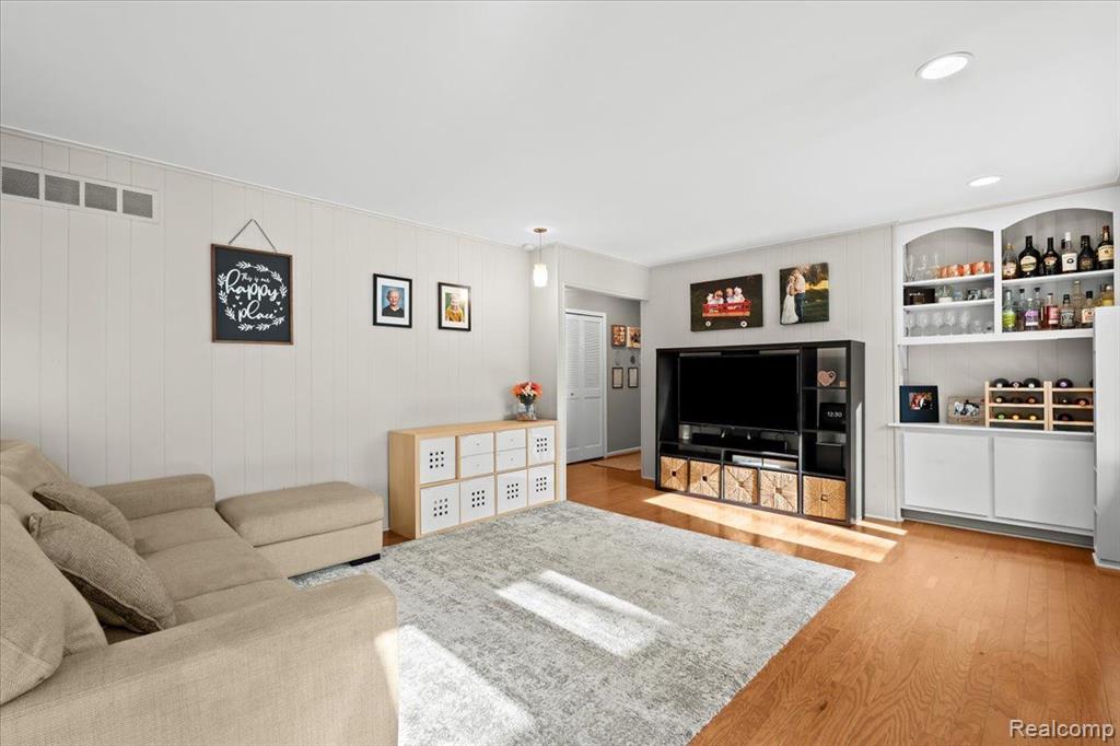33737 Old Timber Road Farmington Hills, MI 48331 - Photo 18 of 33 Gallery Image 18