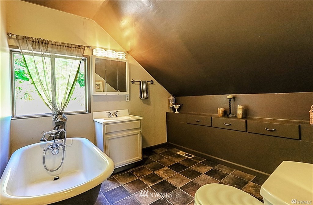 10631 Southeast Cisco Road Port Orchard, WA 98367 - Photo 18 of 25 Gallery Image 18