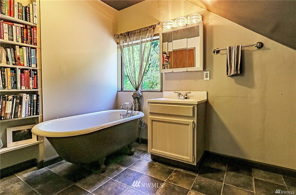 10631 Southeast Cisco Road Port Orchard, WA 98367 - Photo 19 of 25 Gallery Image 19