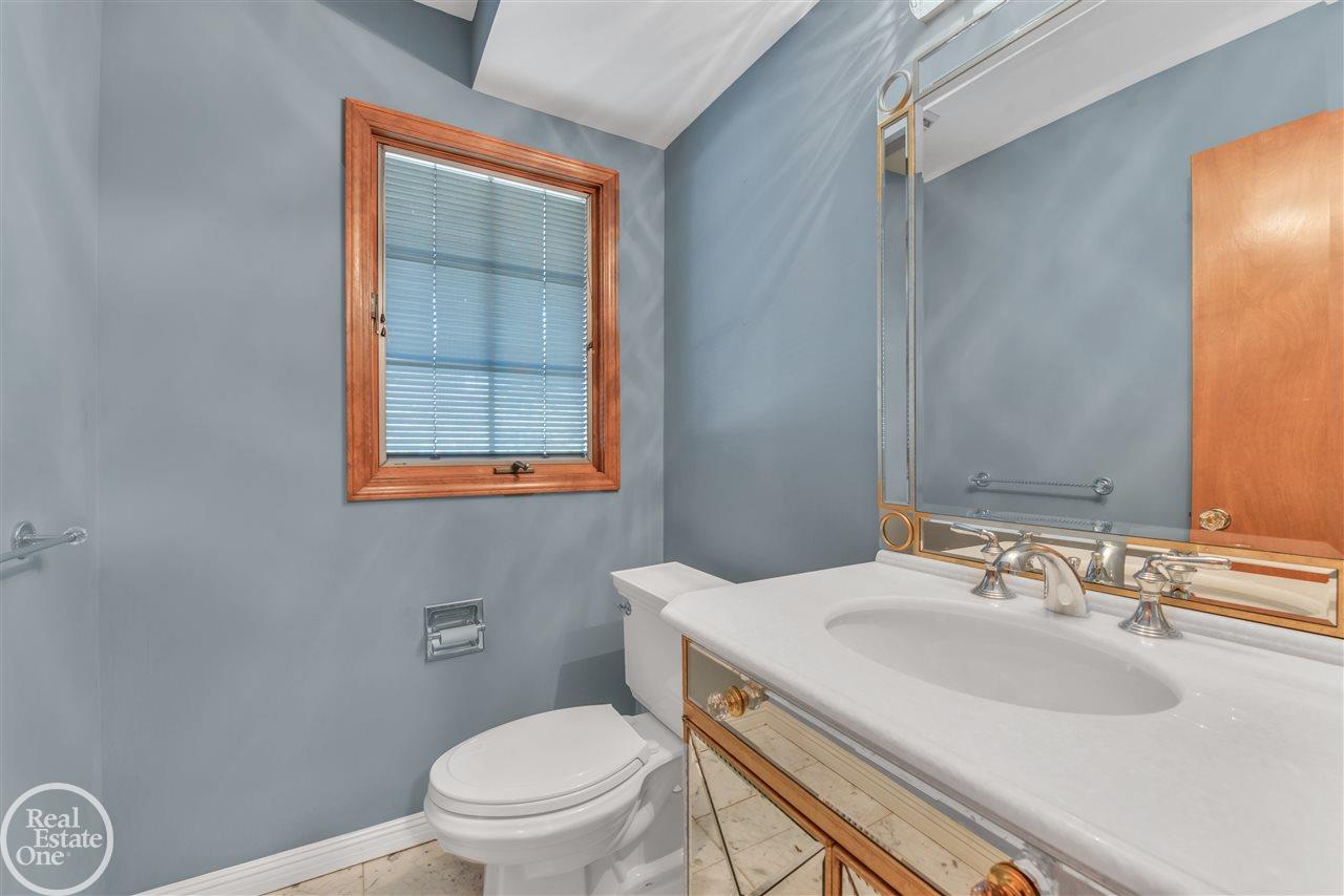 747 Ballantyne Road Grosse Pointe Shores, MI 48236 - Photo 28 of 46