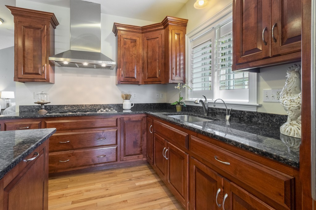 118 Grey Birch Road, Unit 118 Norfolk, MA 02056 - Photo 8 of 38 Gallery Image 8