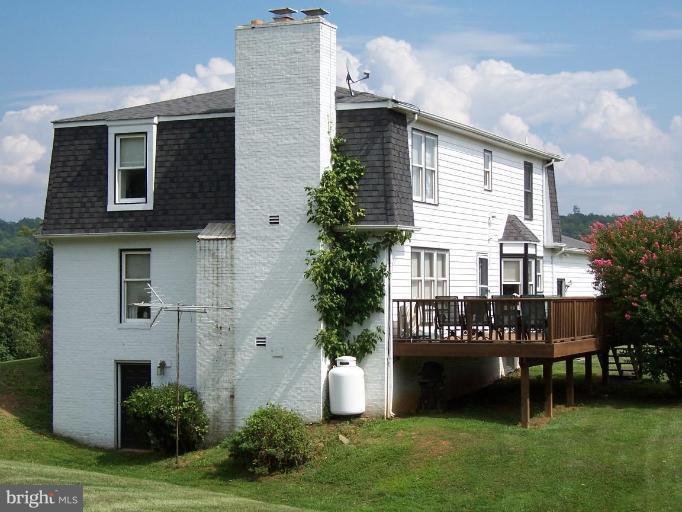 Exterior (Rear)