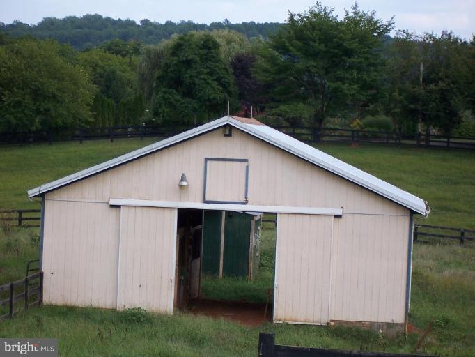 Barn