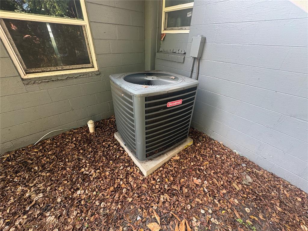2330 Azalea Court Lakeland, FL 33815 - Photo 35 of 37 a bathroom with a sink and a mirror