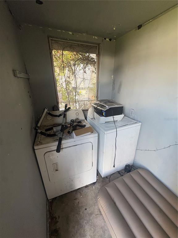 2330 Azalea Court Lakeland, FL 33815 - Photo 36 of 37 a utility room with dryer and washer