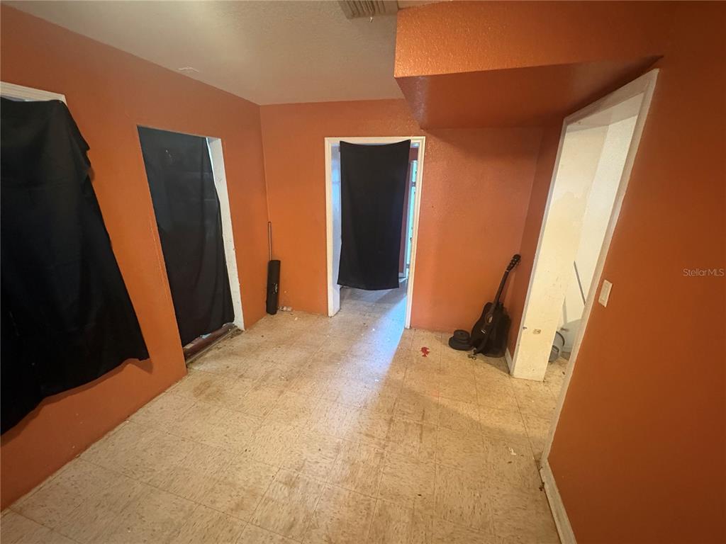 2330 Azalea Court Lakeland, FL 33815 - Photo 10 of 37