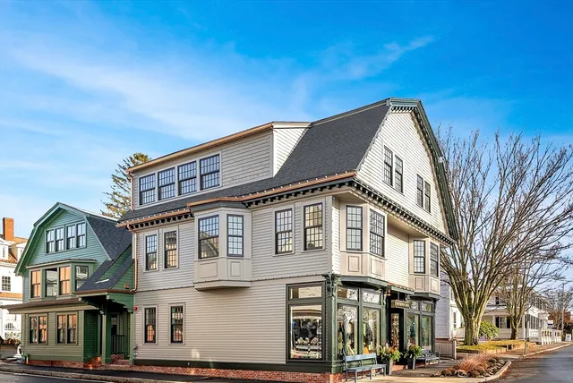 $3,850 | 1 School Street, Unit R4, Manchester, MA 01944