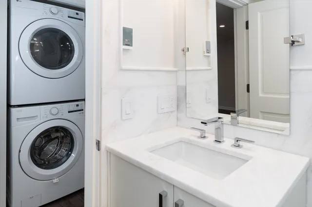 $3,850 | 1 School Street, Unit R4, Manchester, MA 01944