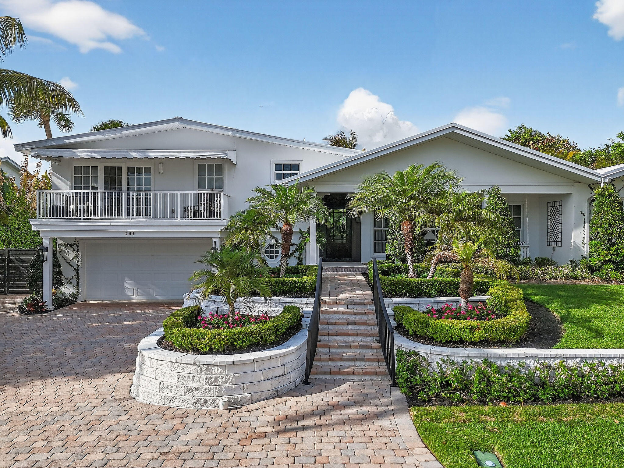 209 Treasure Place Jupiter Inlet Colony, FL 33469 - Photo 3 of 51 209TreasurePlAerials(1)