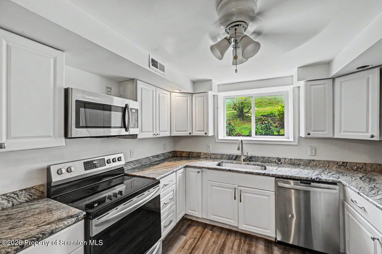 112 Mosswood Road Moscow, PA 18444 - Photo 19 of 53 Kitchen