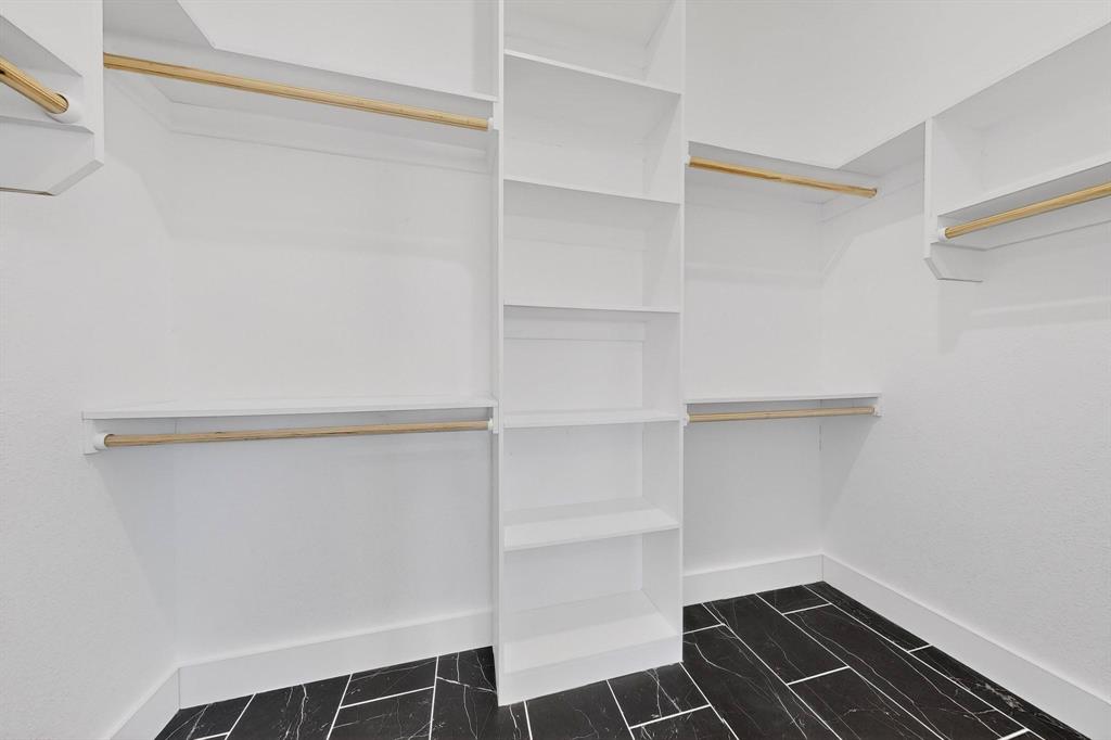 4464 Key Ranch Road Trinidad, TX 75163 - Photo 23 of 40 View of walk in closet