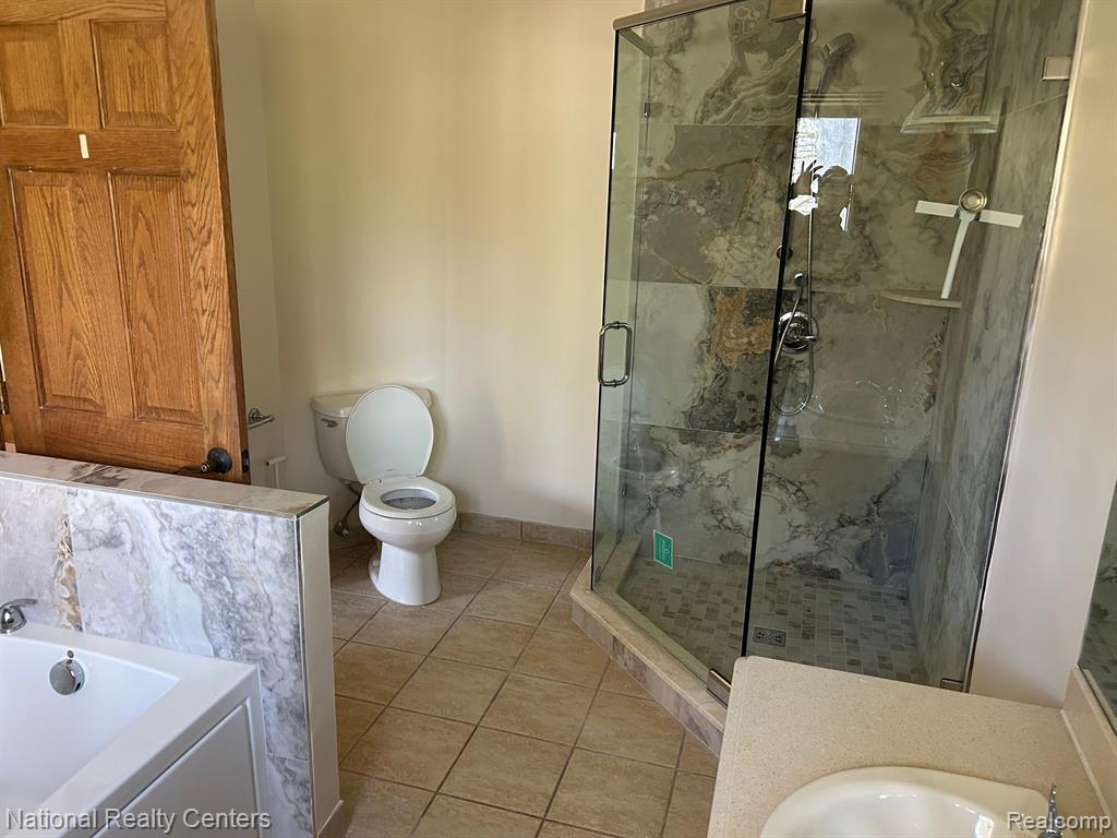 6572 Ridgeview Drive Clarkston, MI 48346 - Photo 12 of 25
