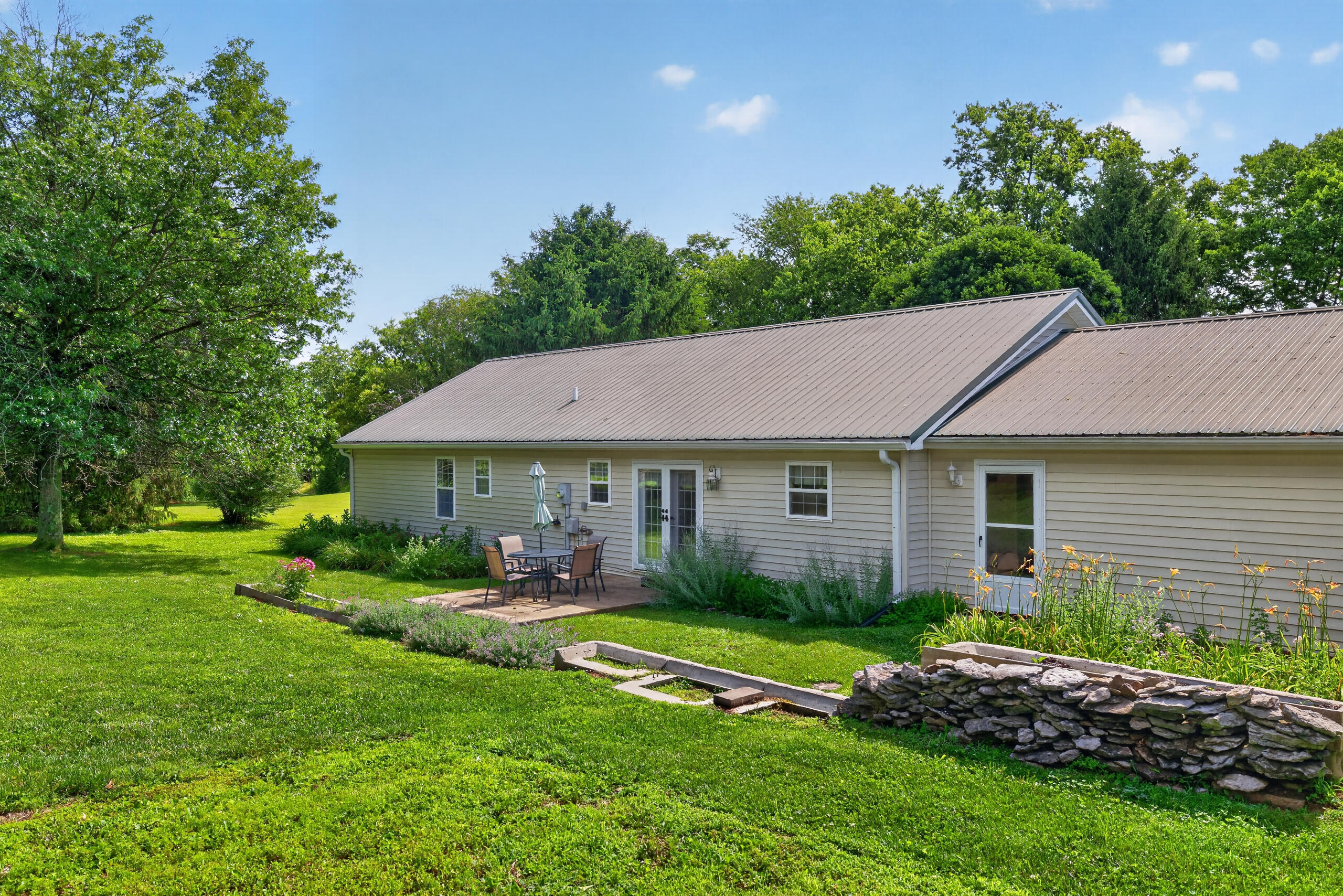 600 Allen Ison Road Harrodsburg, KY 40330 - Photo 28 of 43 Back of Home