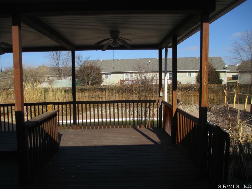 913 West County Road Jerseyville, IL 62052 - Photo 14 of 18 Gallery Image 14