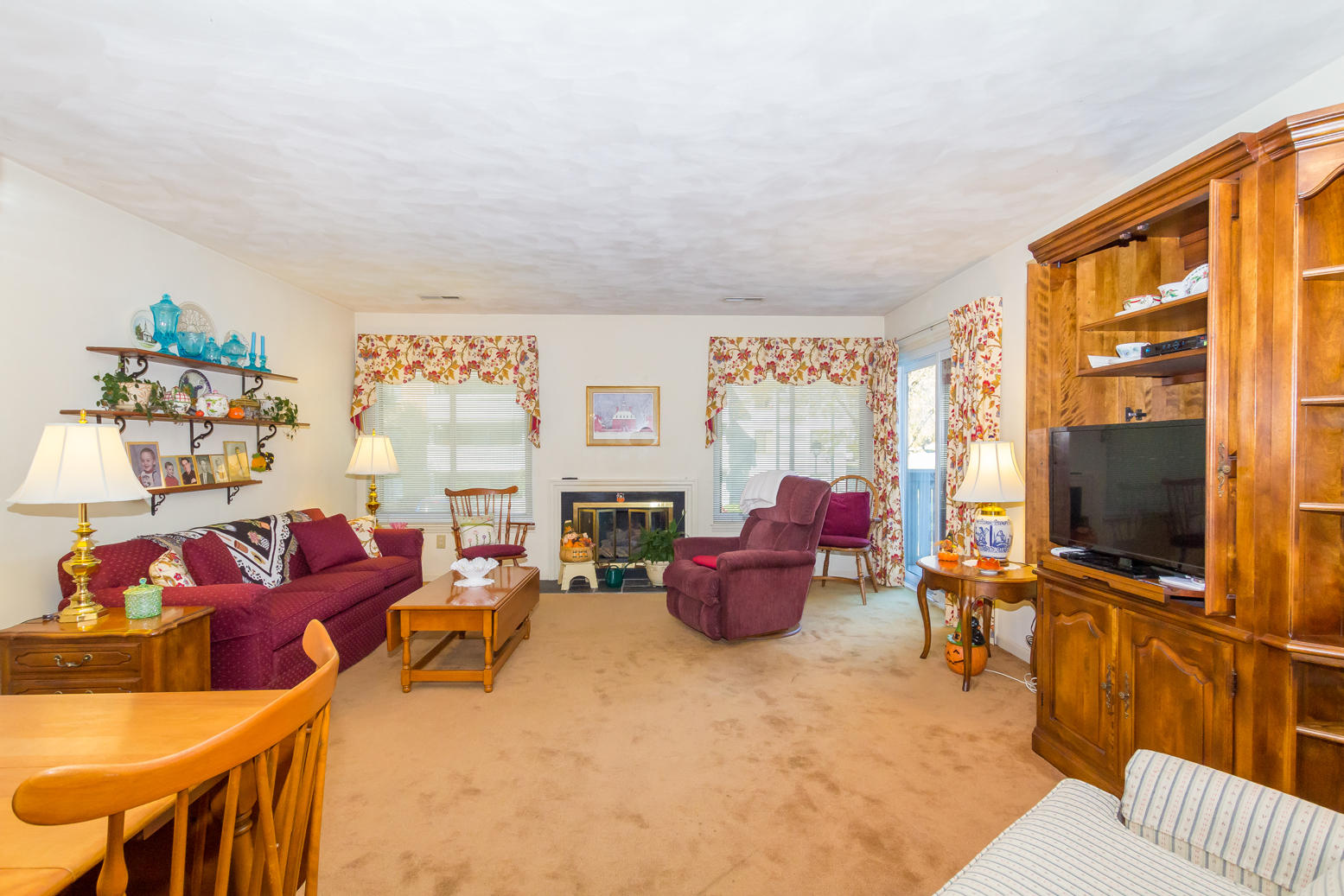 2412 Post Oak Road Salem, VA 24153 - Photo 4 of 9 Great Room