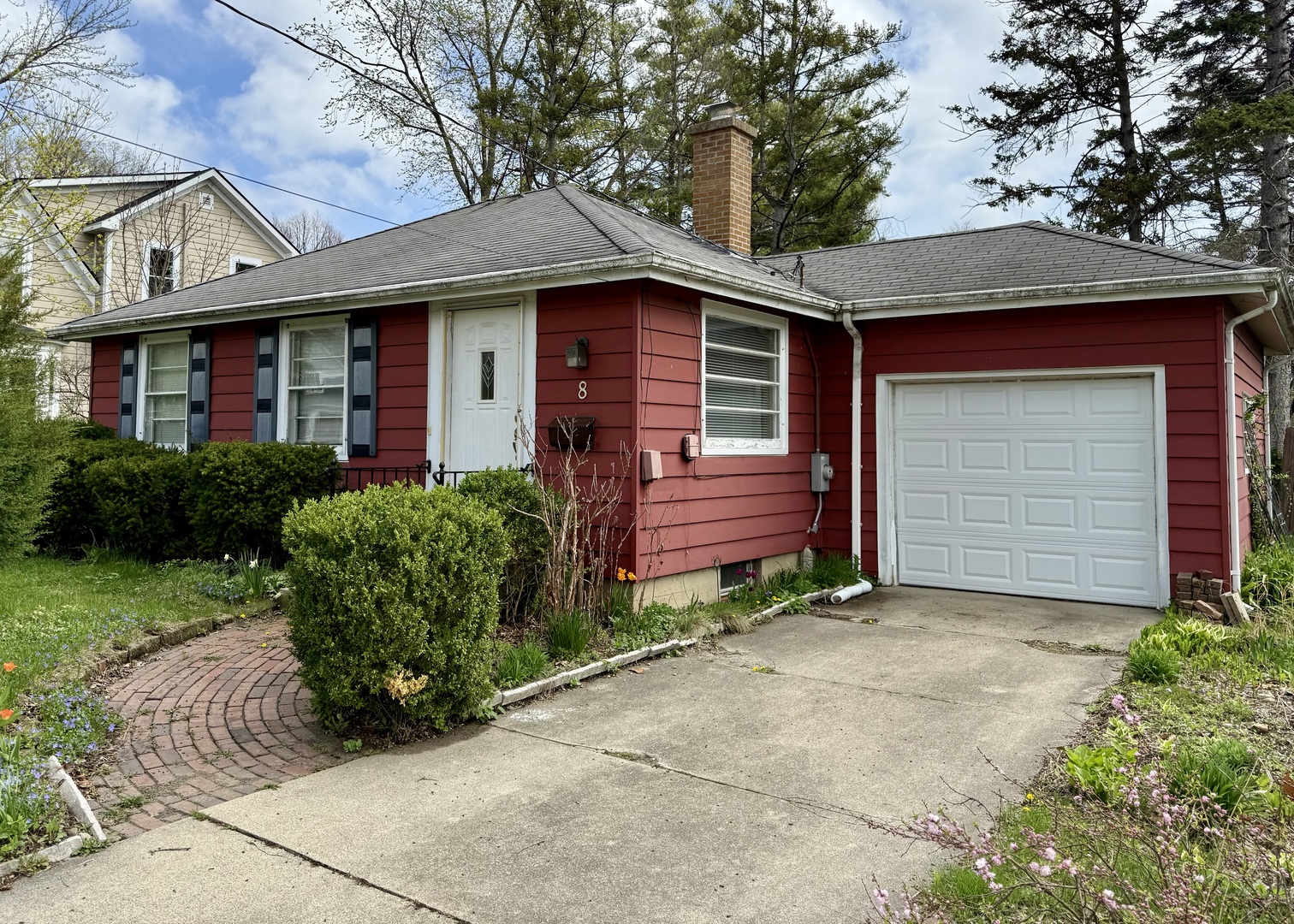 8 North Harrison Street Batavia, IL 60510 - Photo 1 of 22 a front view of a house with garden
