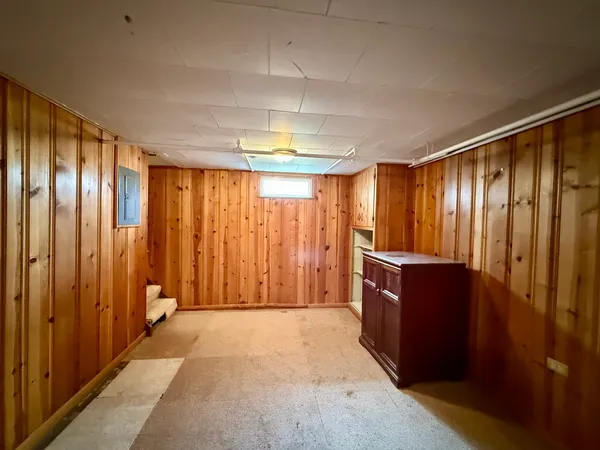 $1,900 | 8 North Harrison Street, Batavia, IL 60510